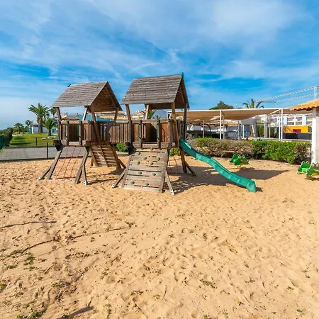 Дом отдыха Golden Seaside - Acesso E Piscina Incluido