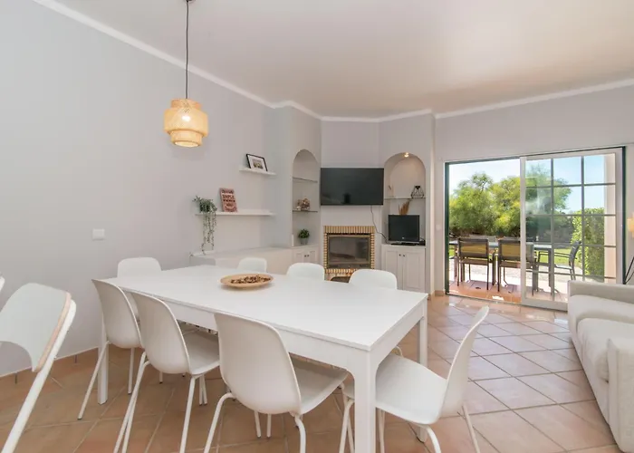 Golden Seaside - Acesso E Piscina Incluido 別荘 タヴィラ